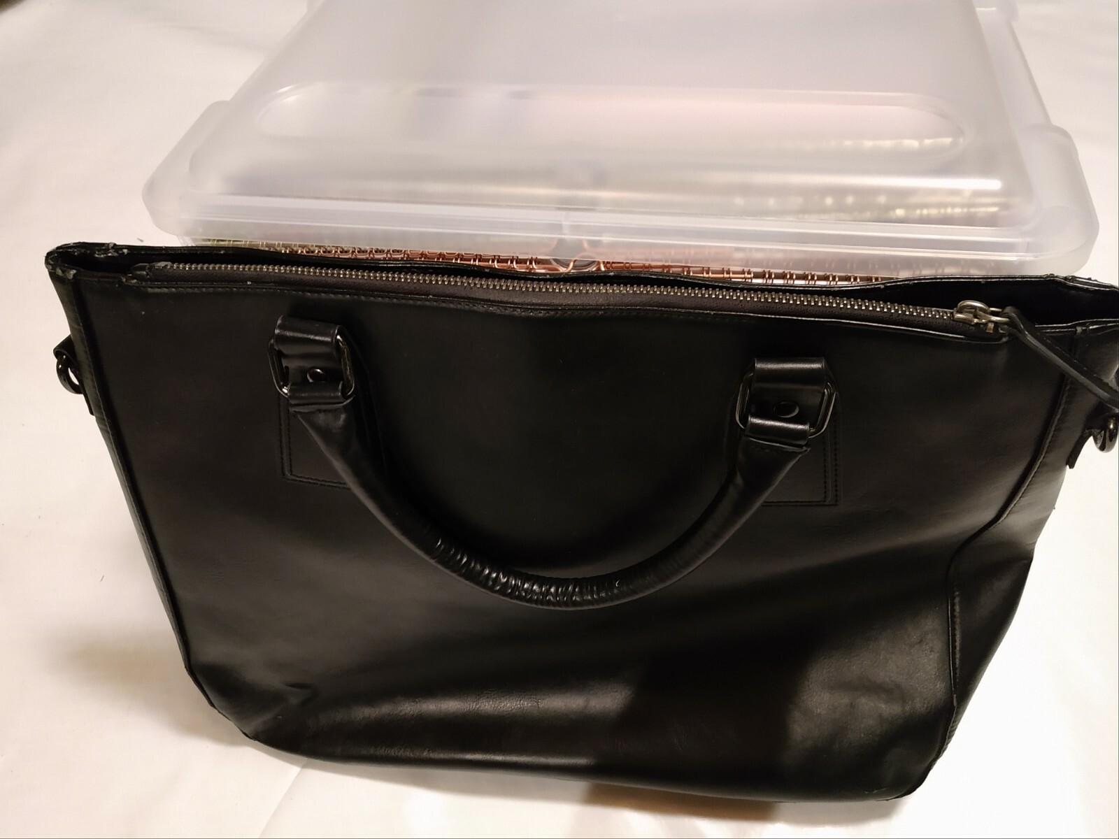 Black leather messenger laptop bag Gem