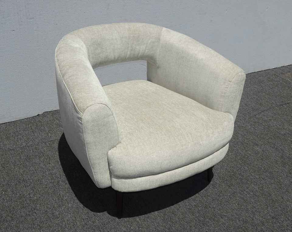 Silla Millie West Elm gris con patas de bronce cepillado Foto 3 de 4