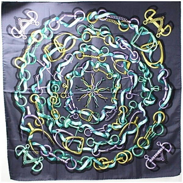 Authentique foulard Gucci en soie gris motif mors de cheval occasion un rang GUCCI femme