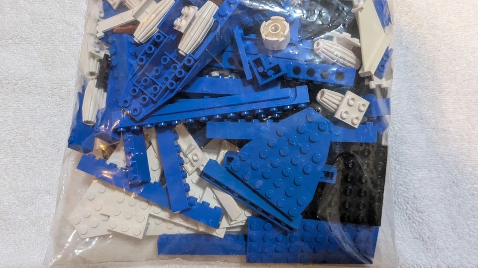 USED LEGO 6973 Deep Freeze Defender With Minifigures Complete Vintage - Image 3 of 4