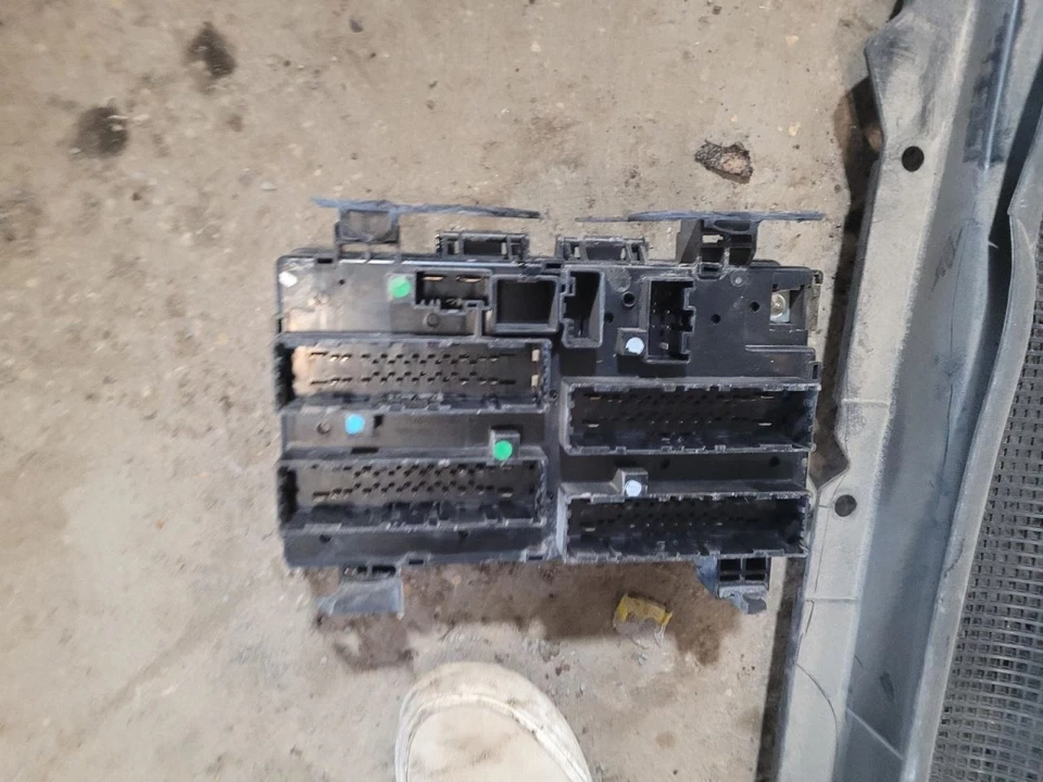 Chassis ECM Multifunction Fits 19-22 DODGE 3500 PICKUP 2052403 - Image 2 of 3