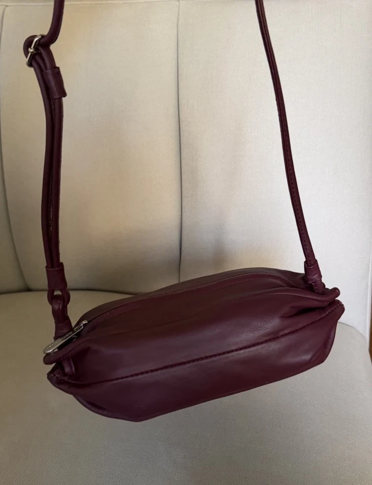 Bolso de Hombro Karla Marimekko Vino Rojo Borgoña Cuero $345 NUEVO Foto 2 de 4