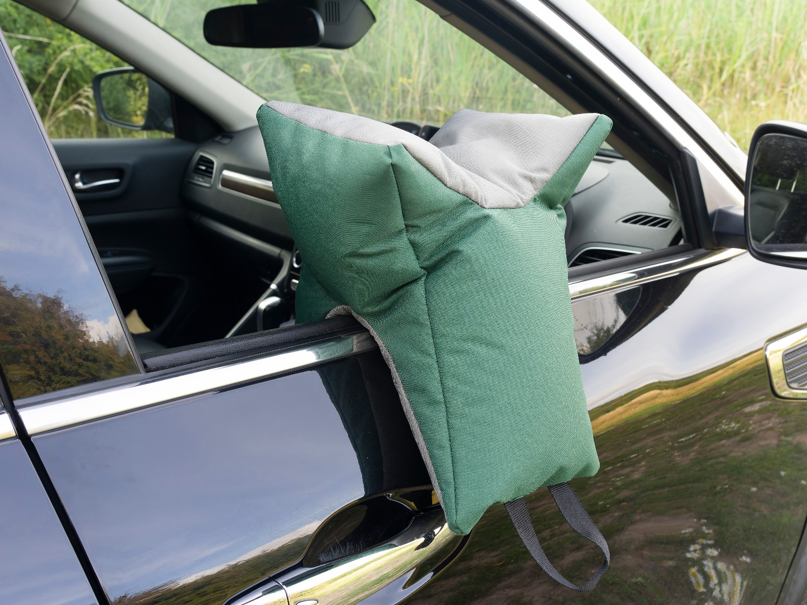 GRAPPLER CAMERA BEAN BAG. A large U shaped bag for telephoto lenses.  Prefilled.