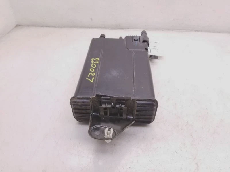 Toyota Sienna 2015 3,5 L V6 montaje de bote de vapor de combustible  Foto 4 de 4