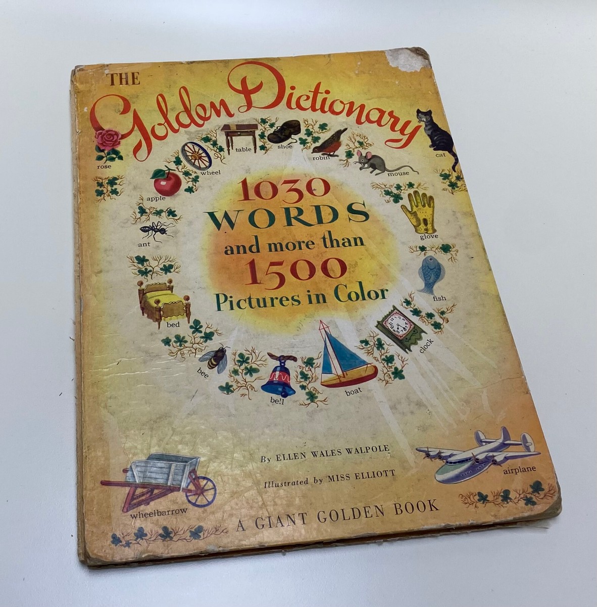 Golden Dictionary 1030 Words 1500 Pictures A Giant Golden