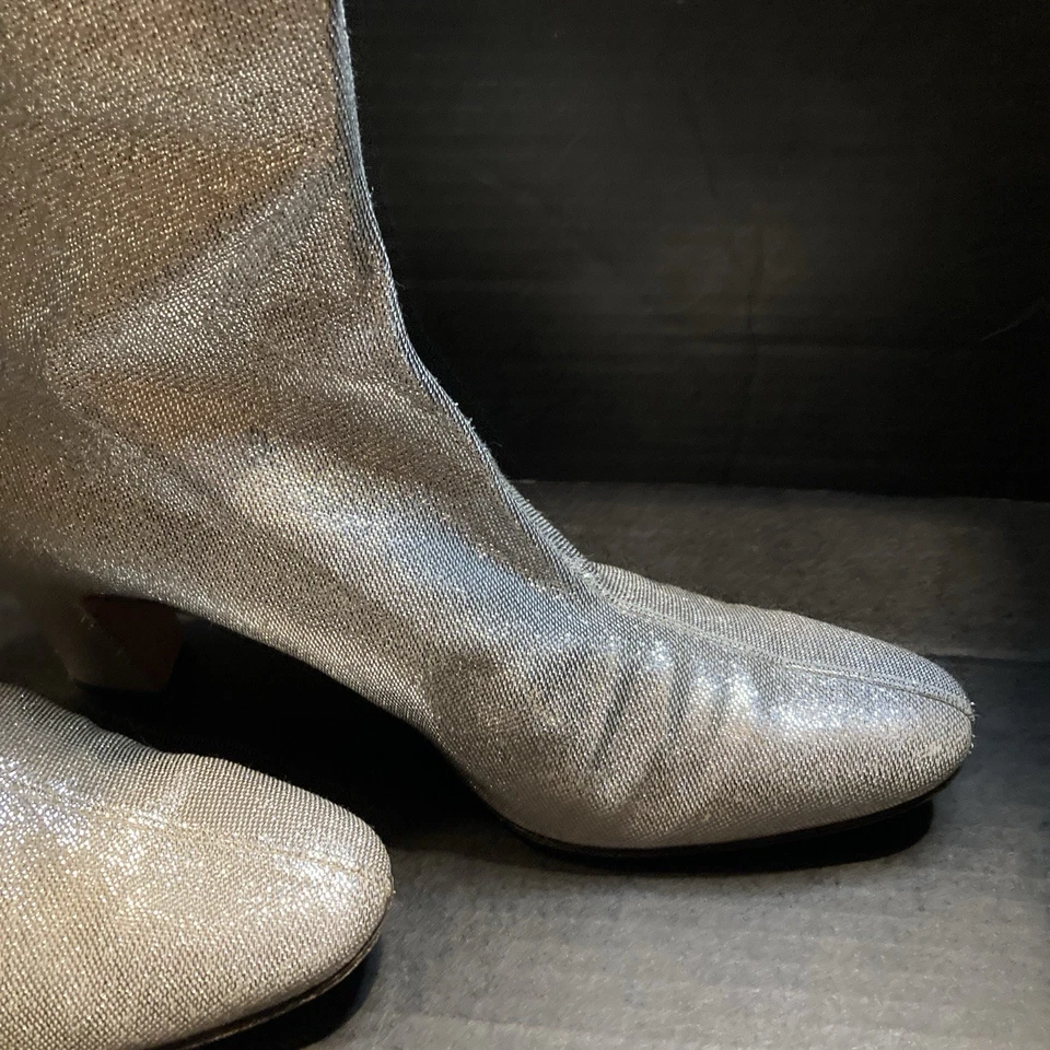 Vintage 1960's Herbert Levine Fitted Silver Boots, Size 7, GoGo Boot NEED REPAIR - Image 3 of 4
