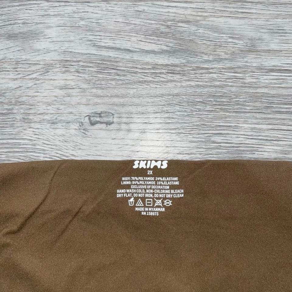 SKIMS Fits Everybody Bandeau Oxide Size 2X BR-BND-2026 Brown NWT New - Image 4 of 4