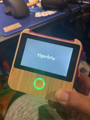2 Mal Tigerbox  Touch Kinder-Lautsprecher.  Teildefekt