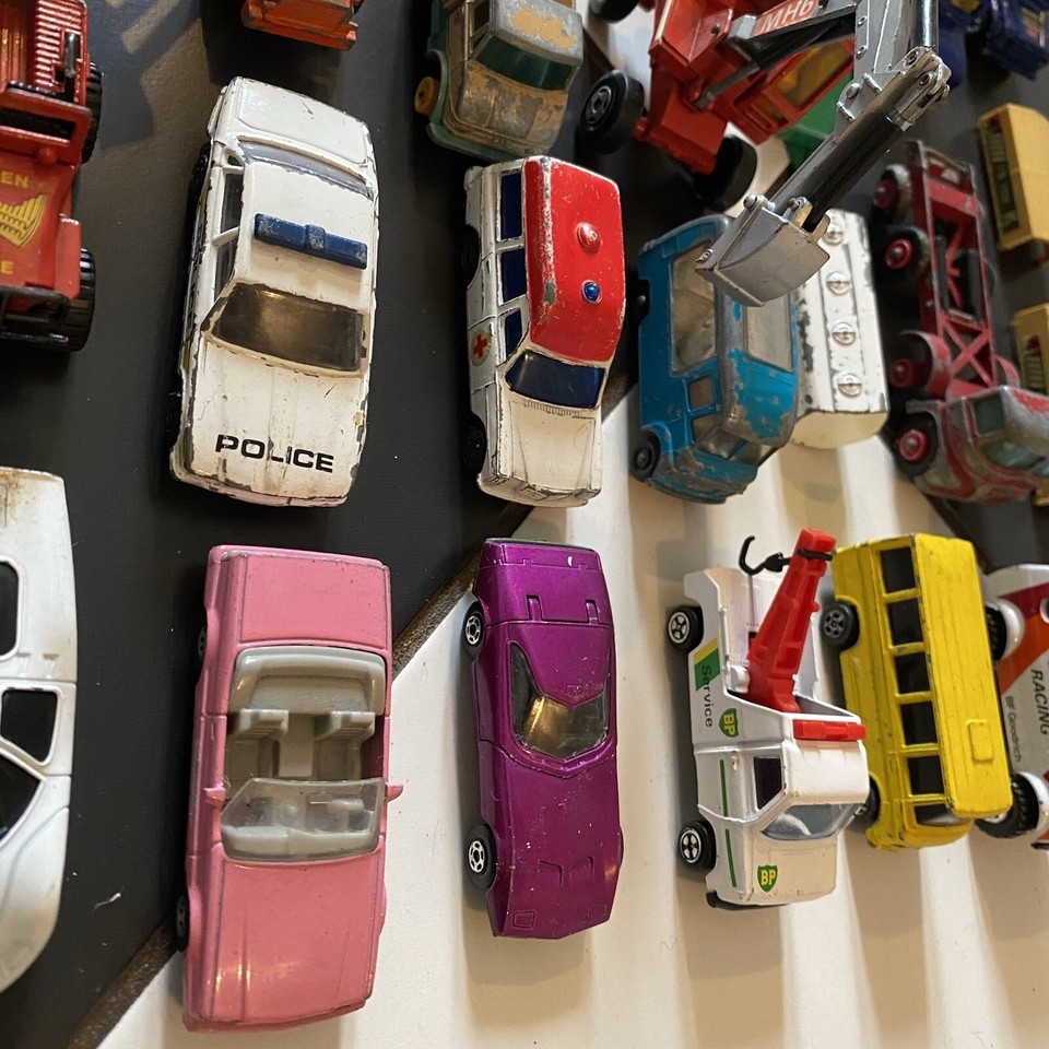 Large Bundle Vintage Diecast Toy Cars 100+ Matchbox, Hot Wheels, Dinky
