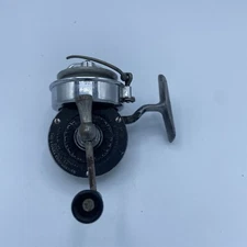 Vintage BACHE BROWN Spinster & Mastereel Model 5 Fishing Reel THE LIONEL CORP.