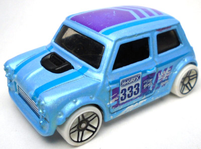 2014 HOT WHEELS MORRIS MINI #333 BLUE 2 1/8'' DIECAST RALLY RACE CAR W/ PURPLE