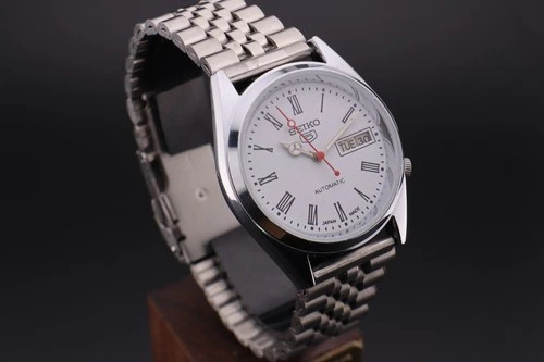 Vintage Seiko 5 Automatic 7009A 17J Men's Wrist Watch, Day / Date- Japan Made