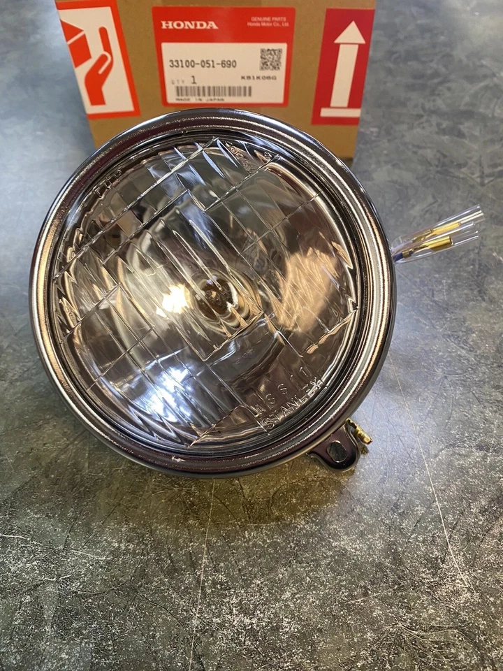 Honda Genuine OEM 1972-1978 Z50A Trail Z 50 A Headlight Assembly 33100-051-690 - Imagem 2 de 3