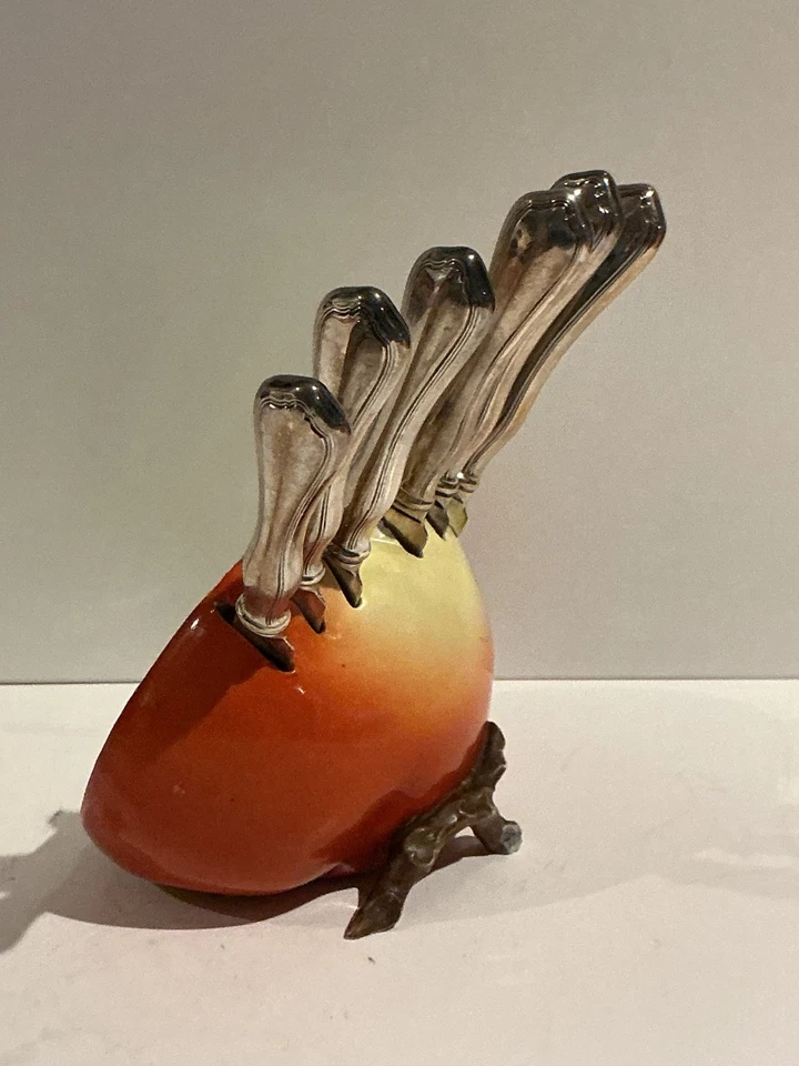 Vintage Ceramic Knife Holder Containing 6 Silver Plate Fruit Knives ca 1900 RARE - Image 2 of 4