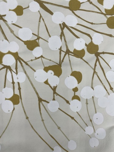 Crate & Barrel MARIMEKKO LUMIMARJA Ivory 60” X 108”Cotton Tablecloth & 4 Napkins - Picture 5 of 7