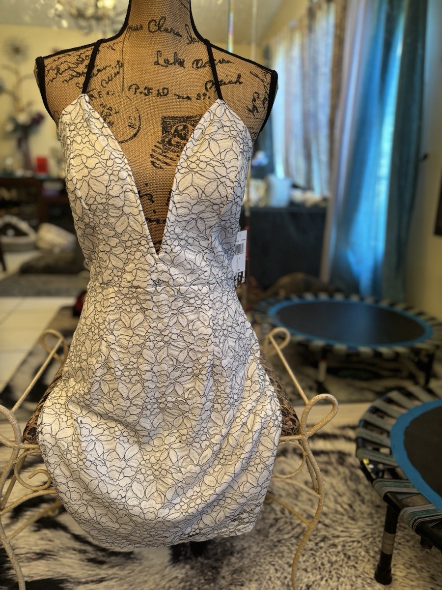 white and gold lace bodycon dress Fire Los Angeles Off Black Strappy Sleeveless L Color:Army Green lace up corset back 14.04.2025 Karina Grimaldi | Irma