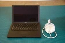 Apple MacBook A1181 13.3" Laptop 2007 Black. Full working.