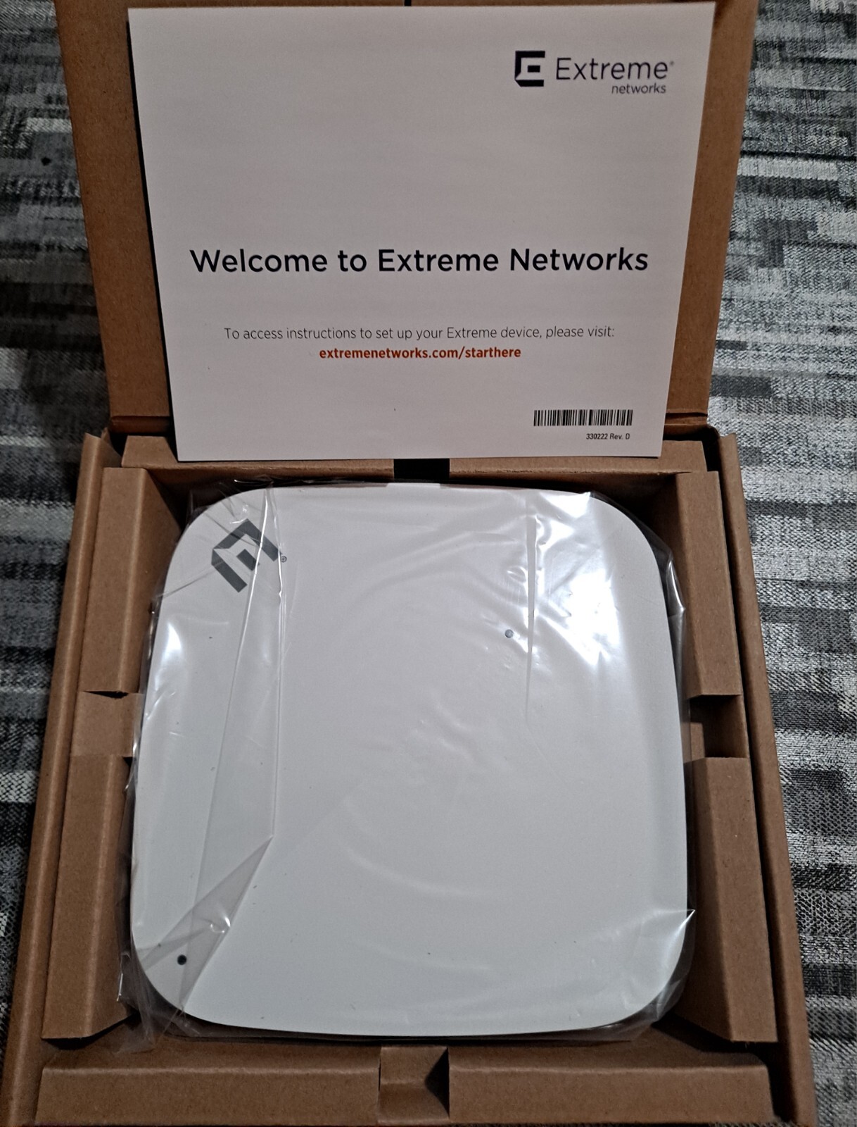 Borne Wi-Fi 6 Extreme Networks AP305C avec Bluetooth intégré pour connexion simultanée