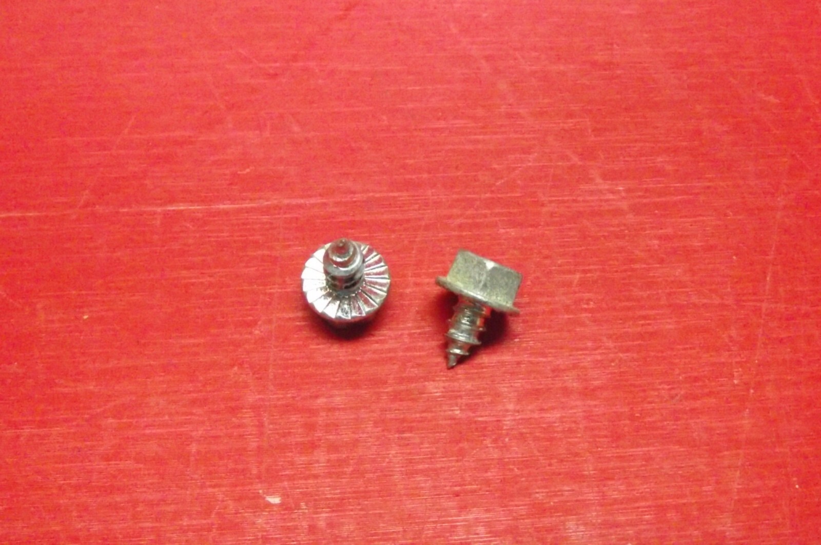 Washing Machine INDESIT IWC71452 Eco UK M DOOR SCREWS eBay