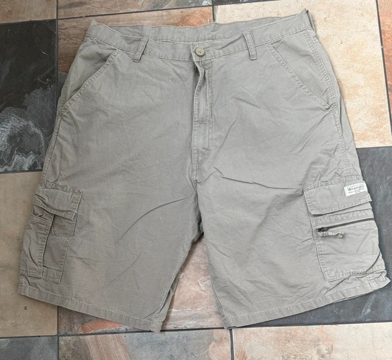 Pantalones Cortos Carga Wrangler Auténticos Para Hombre Caqui - W36