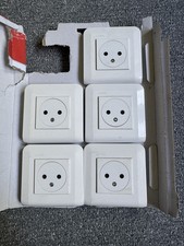 5 St. Legrand Mosaic White 2P+E Aufputz-Steck...