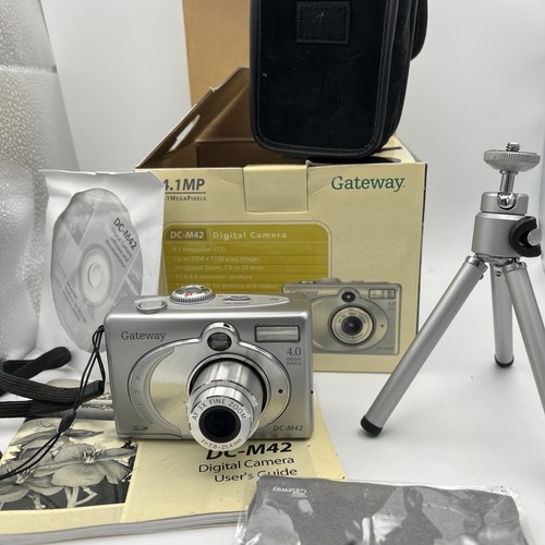 Gateway DC-M42 4.0mp Digital Camera W/ Lens Cover Tested - Picture 2 of 18