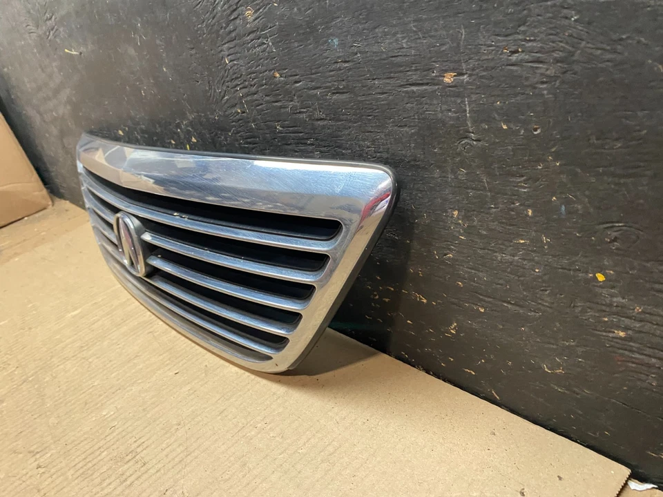 1996 a 1998 Acura RL emblema grade superior frontal fabricante de equipamento original u7546 DG - Imagem 2 de 4