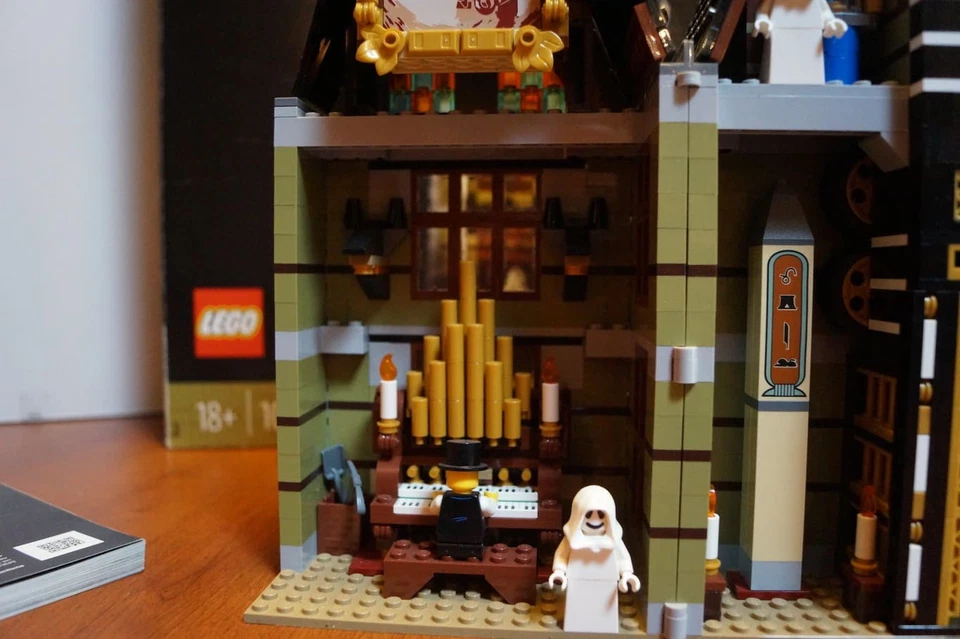 LEGO Icons 10273 Haunted House, photo 4 sur 5
