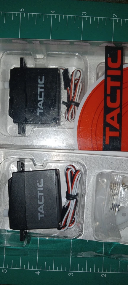 2 TACTIC TSX35 STANDARD ANALOG SPORT SERVOS - TACTIC #TACM0235 RCBOAT, RCCAR, - Image 2 of 4