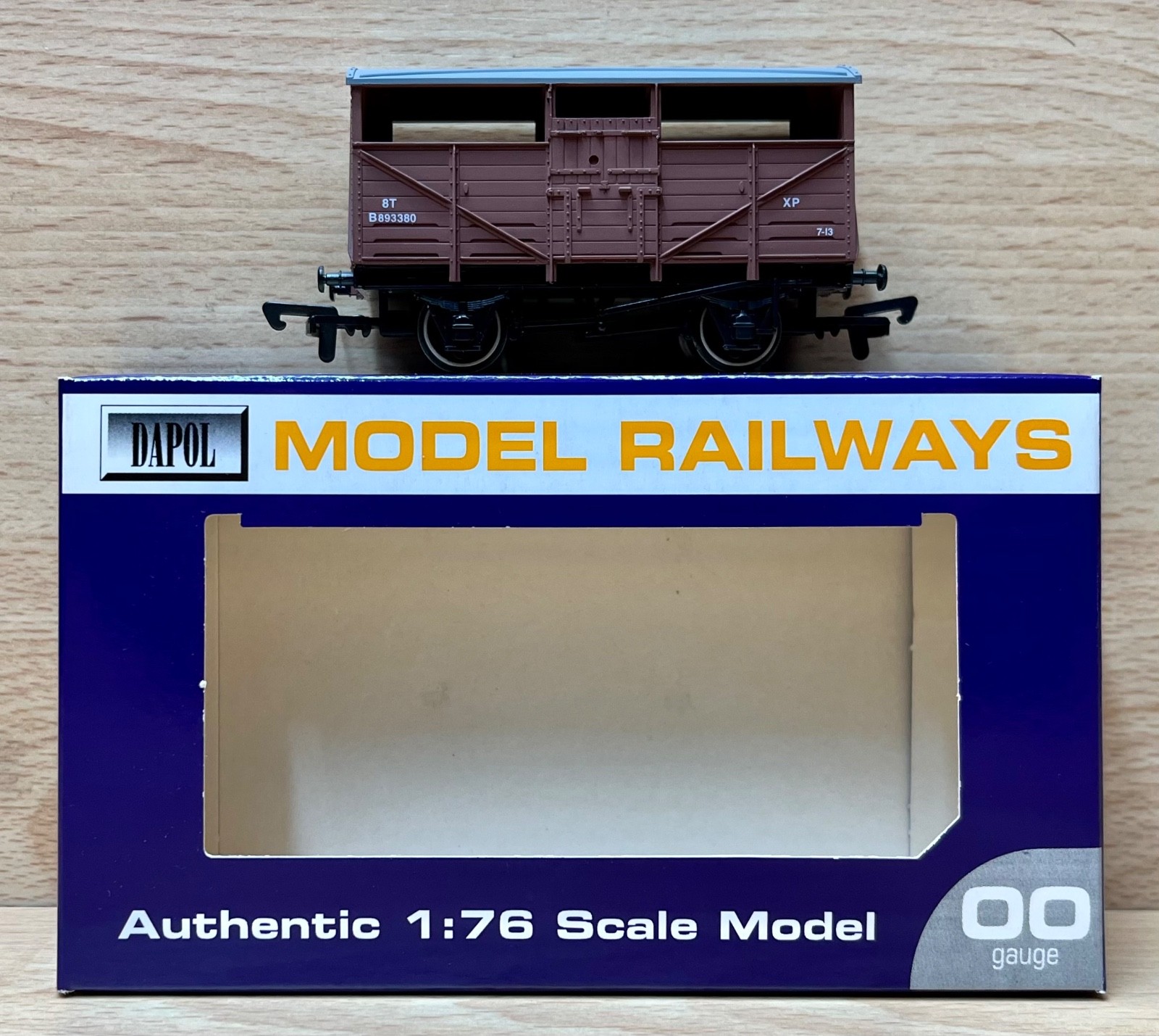 Dapol '00' Gauge B501 B.R. 8-Ton Cattle Wagon B893380 Boxed.