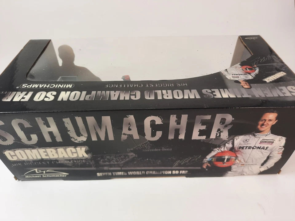 Minichamps Mercedes F1 Michael Schumacher Showcar 2010 COMEBACK 1/18 153100173 - Image 4 of 4