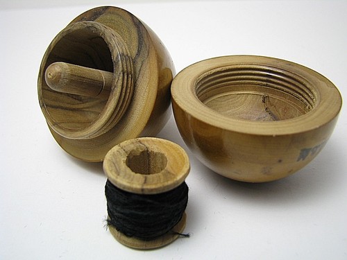 OLIVEWOOD OLIVE WOOD EGG SPOOL THREAD SET Jerusalem Palestine c1930s Excel Rare! - Picture 8 of 10
