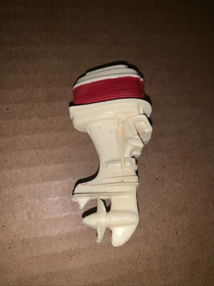 Barco de juguete de resina vintage motor Mercury Foto 2 de 4