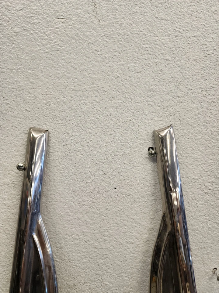 1951 Chevy deluxe Styleline/Fleetline Fenders Deluxe Spears ORIGINAL (PAIR) 👁 - Image 2 of 4