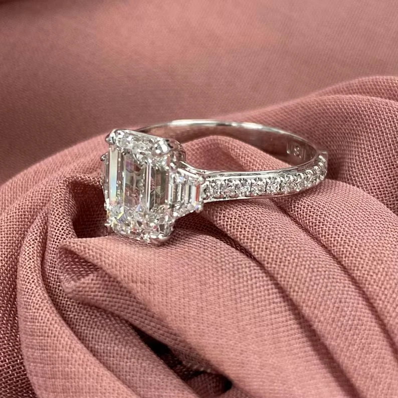 2.20Ct Emerald-Cut VS1 Lab Grown Diamond Solitaire Wedding Ring 14k White Gold - Image 4 of 4