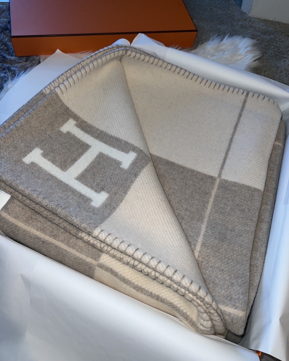 New Full set HERMÈS Wool Cashmere Avalon III Blanket in Coco