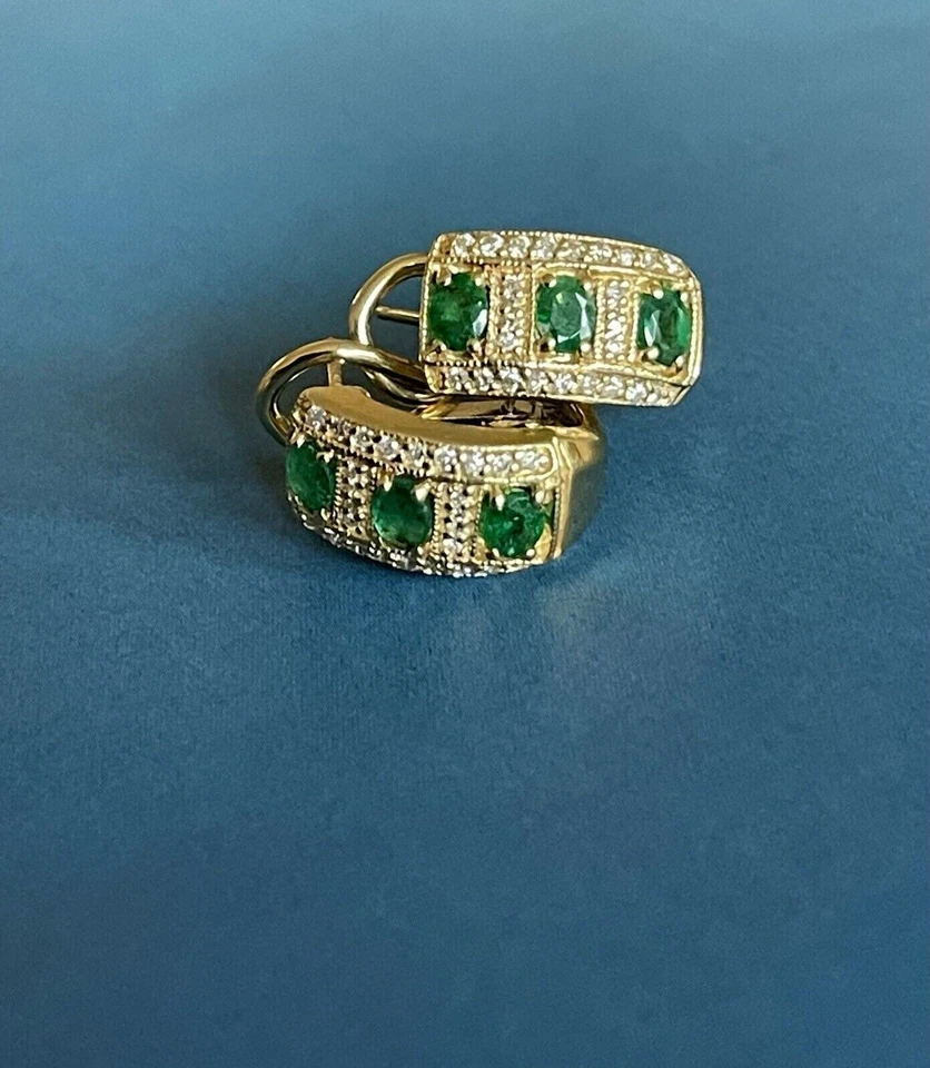 Сертифицированные серьги-объятия с натуральными изумрудами и бриллиантами для свадьбы желтое золото 14 карат - Изображение 2 из 4