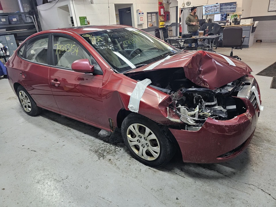 Eje de transmisión delantero izquierdo usado se adapta a: Hyundai Elantra 2009 delantero Sdn L. con ABS o Foto 4 de 4