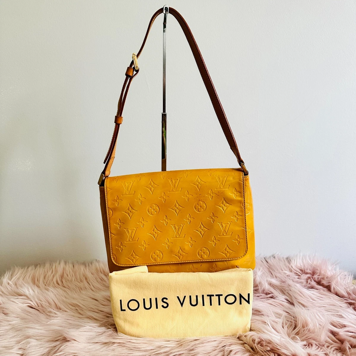 How to clean online louis vuitton vernis