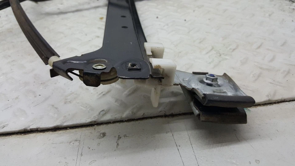 Motor y regulador de ventana de pasajero trasero para camioneta Sierra 1500 05-07 Foto 3 de 4