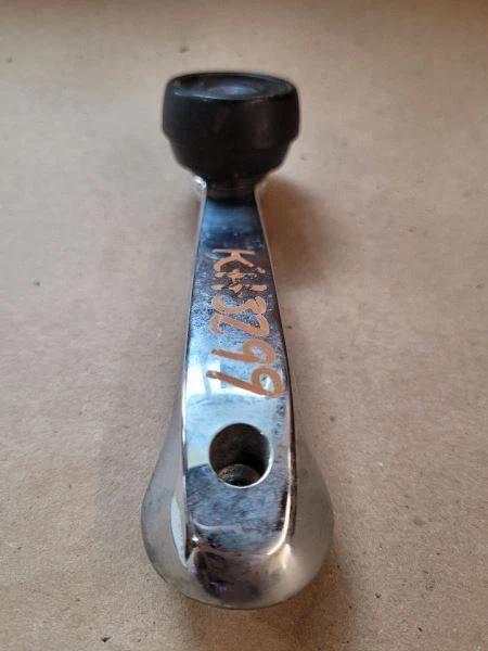 Camioneta Dodge D150 1985 puerta ventana manivela delantera Foto 3 de 4