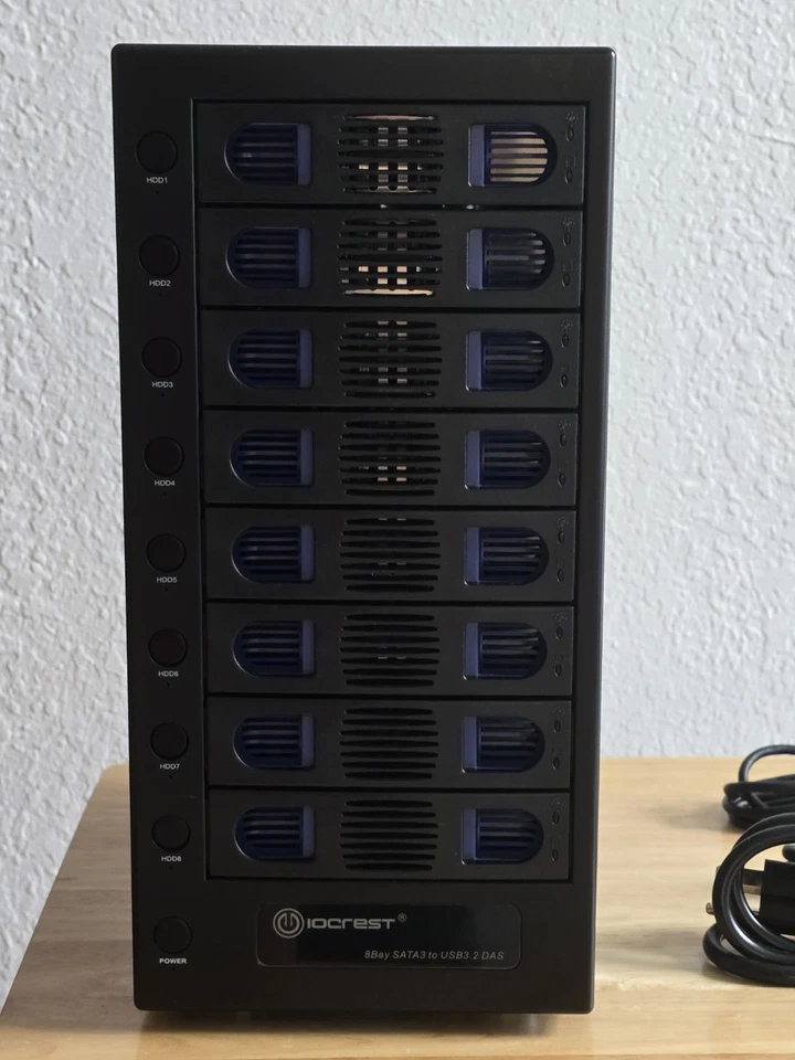 8 Bay Tool Less Tray Hot Swapable 2.5" and 3.5" (10Gbps) Support up to 8X 22TB - Image 3 of 4