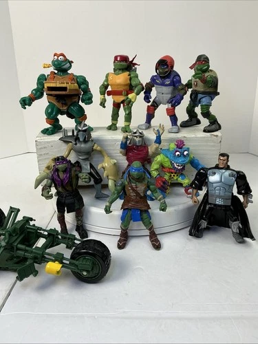 Vintage & Current Teenage Mutant Ninja Turtles Action Figure Lot