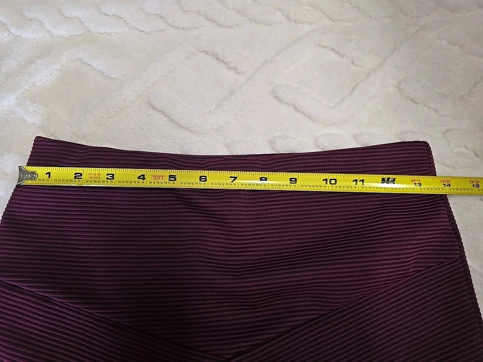 Forever 21 Pencil Skirt Stretchy Size Medium - Image 3 of 4