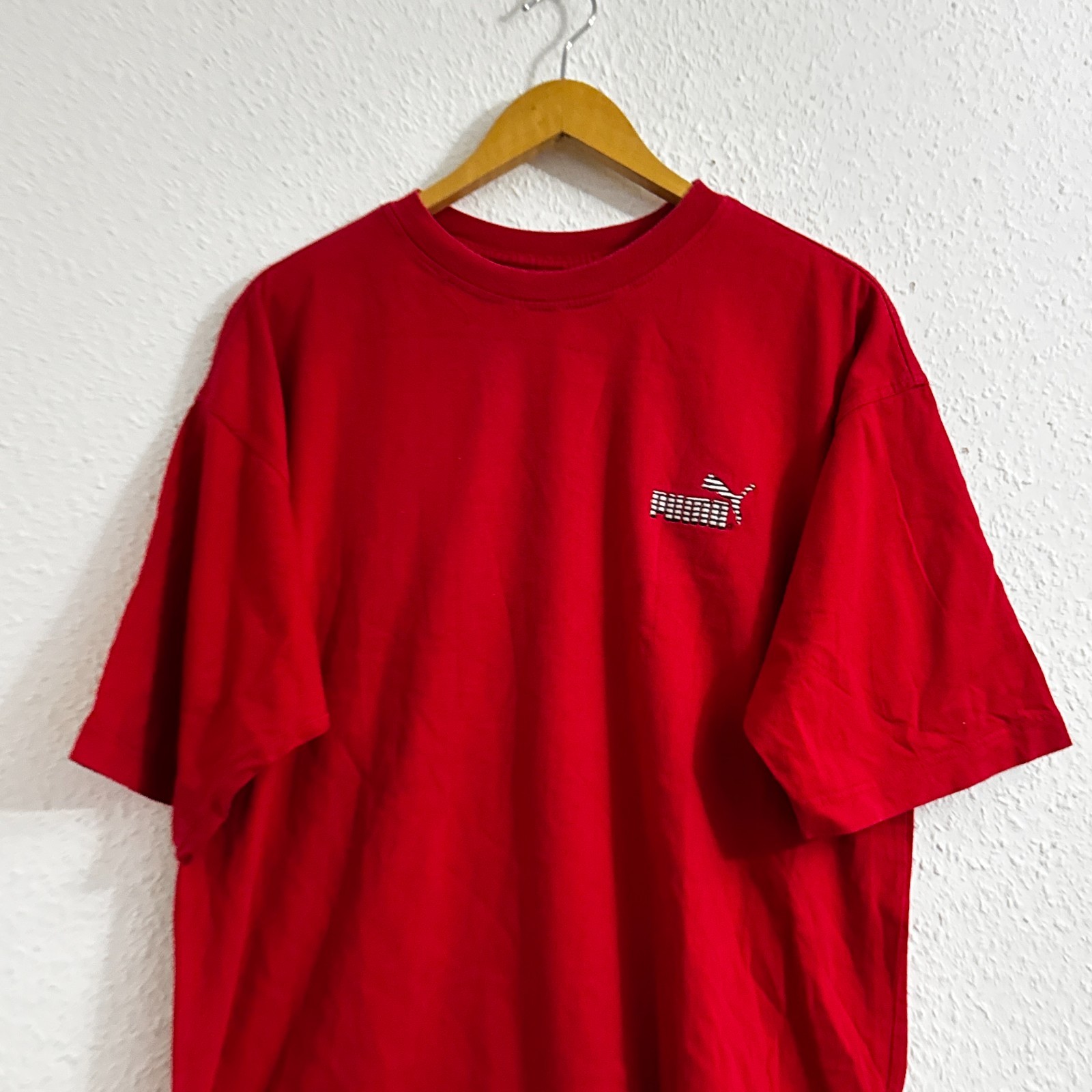 Vintage Puma Red Graphic Logo T-Shirt - Size Medium image 2
