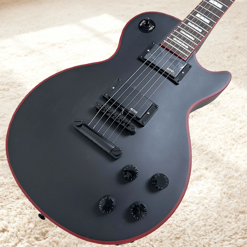Guitarra Eléctrica Les Paul Personalizada Rojo Logo Pastillas EMG Negro Herrajes Negro Mate Foto 2 de 4