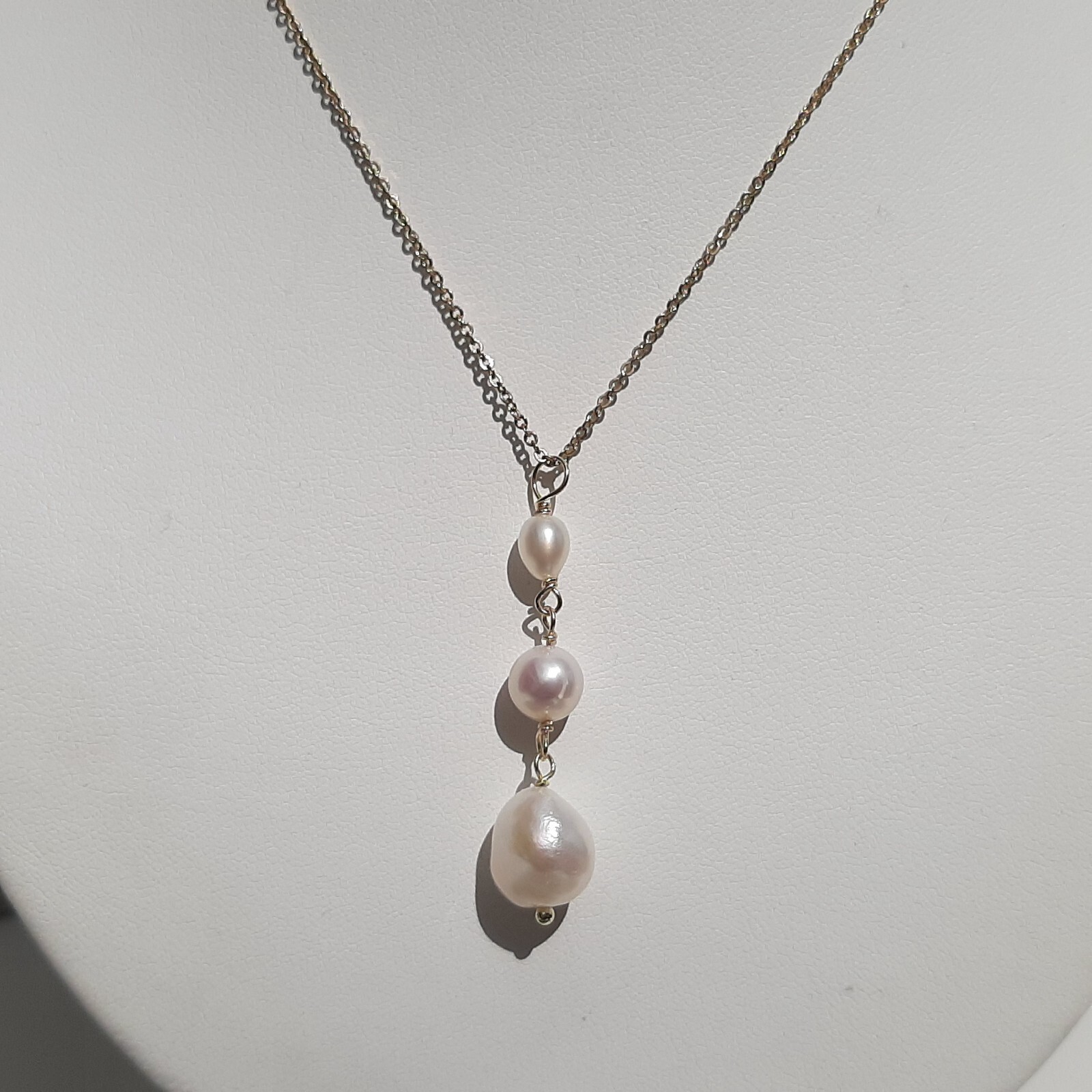 Pendentif perles de culture baroques et or 14k pour sublimer votre tenue chic au quotidien