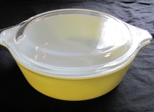 Vintage 8'' Pyrex Casserole Dish with Lid  #471 Green