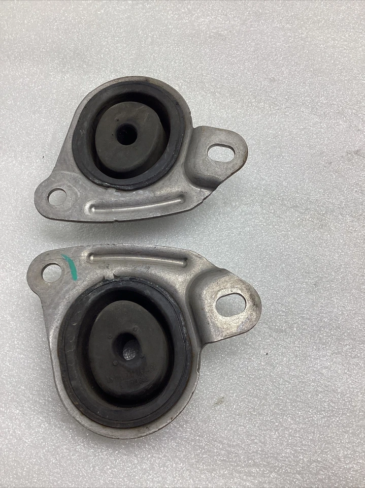 2013-2015 Cadillac ATS Right & Left Exhaust Hanger Muffler OEM 22840427 - Image 2 of 4