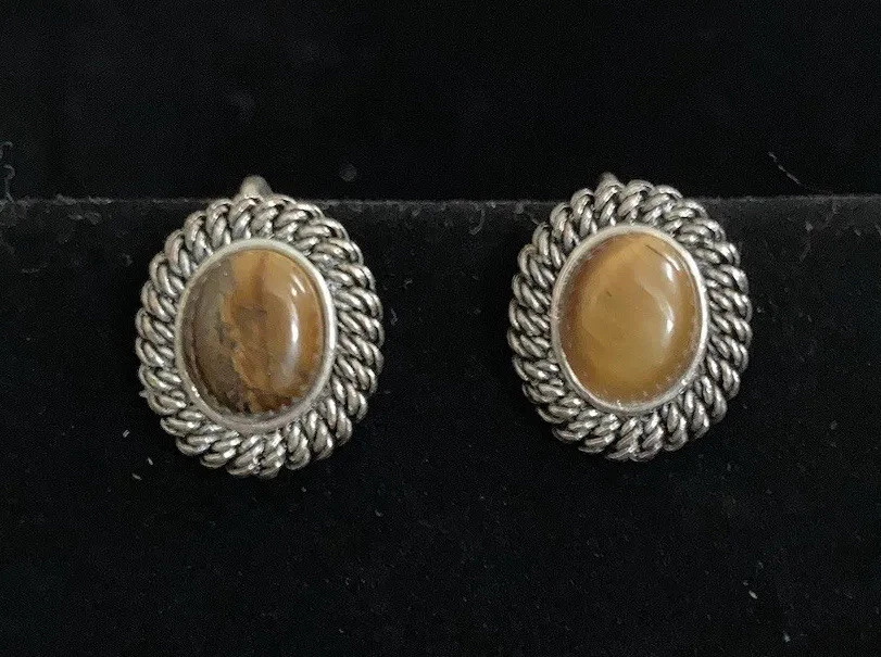 Avon sp earrings sale